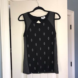 Old Navy Medium Top w/ cute cut out on back
